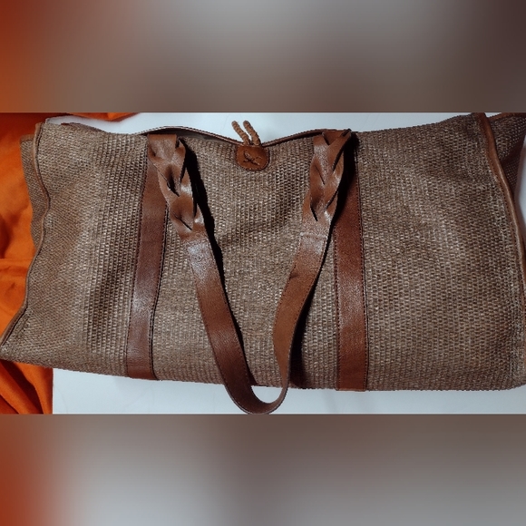 Eddie Bauer overnight bag... - Picture 3 of 7